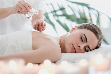 Massage sensuel complet du corps Massage érotique Laerne
